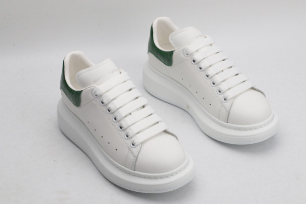 HOT SALE ALEXANDER MCQUEEN Oversized Sneaker