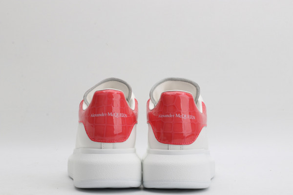 HOT SALE ALEXANDER MCQUEEN Oversized Sneaker