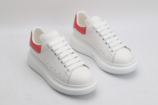 HOT SALE ALEXANDER MCQUEEN Oversized Sneaker