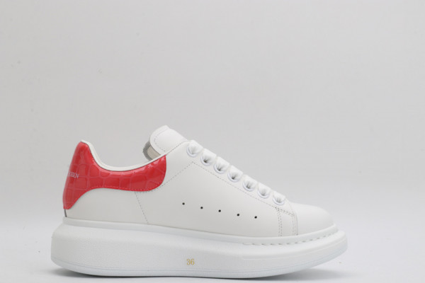 HOT SALE ALEXANDER MCQUEEN Oversized Sneaker