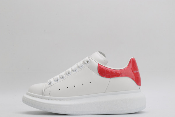 HOT SALE ALEXANDER MCQUEEN Oversized Sneaker