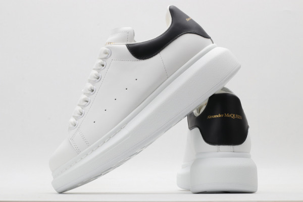 HOT SALE ALEXANDER MCQUEEN Oversized Sneaker