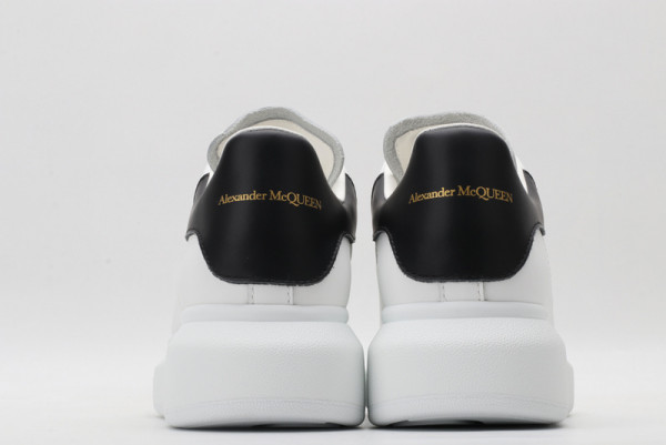 HOT SALE ALEXANDER MCQUEEN Oversized Sneaker