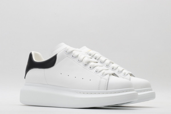 HOT SALE ALEXANDER MCQUEEN Oversized Sneaker