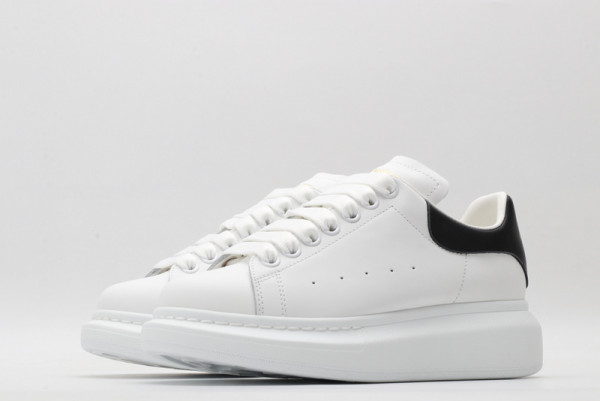 HOT SALE ALEXANDER MCQUEEN Oversized Sneaker