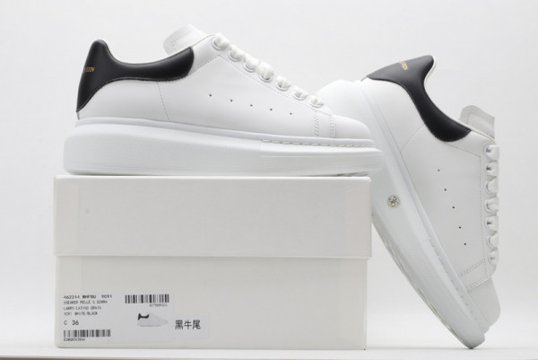 HOT SALE ALEXANDER MCQUEEN Oversized Sneaker