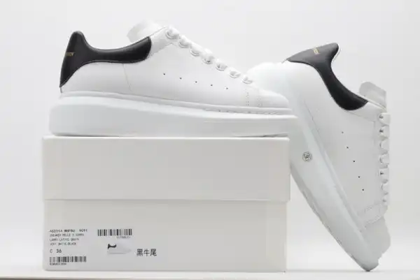 Bagsoffer yupoo ALEXANDER MCQUEEN Oversized Sneaker