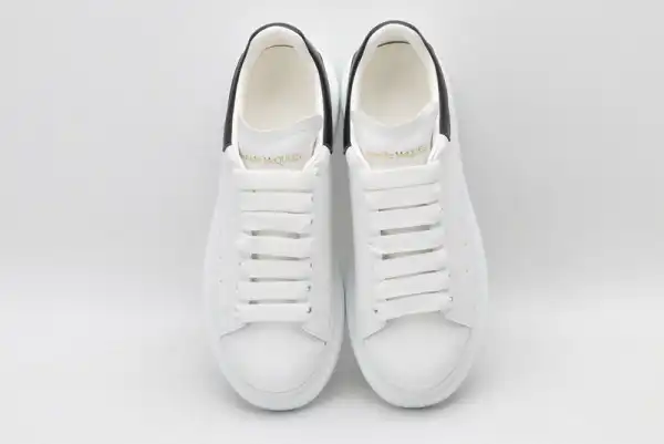 First bag ru ALEXANDER MCQUEEN Oversized Sneaker