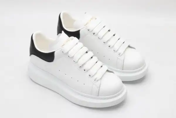 First bag ru ALEXANDER MCQUEEN Oversized Sneaker