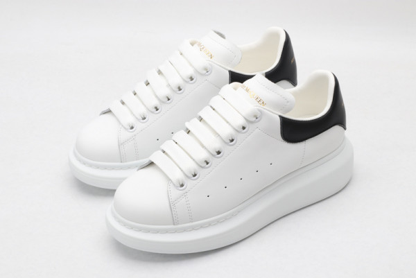 HOT SALE ALEXANDER MCQUEEN Oversized Sneaker