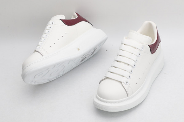 HOT SALE ALEXANDER MCQUEEN Oversized Sneaker