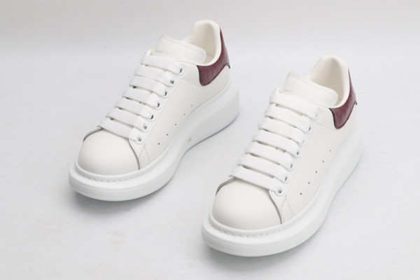 HOT SALE ALEXANDER MCQUEEN Oversized Sneaker