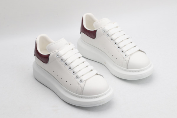 HOT SALE ALEXANDER MCQUEEN Oversized Sneaker