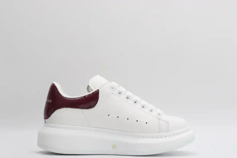 First bag ru ALEXANDER MCQUEEN Oversized Sneaker