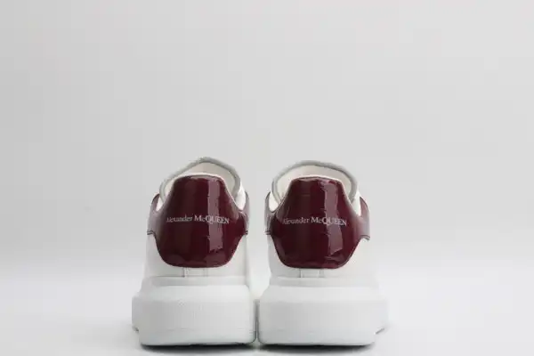 Yupoo bagsoffer ALEXANDER MCQUEEN Oversized Sneaker