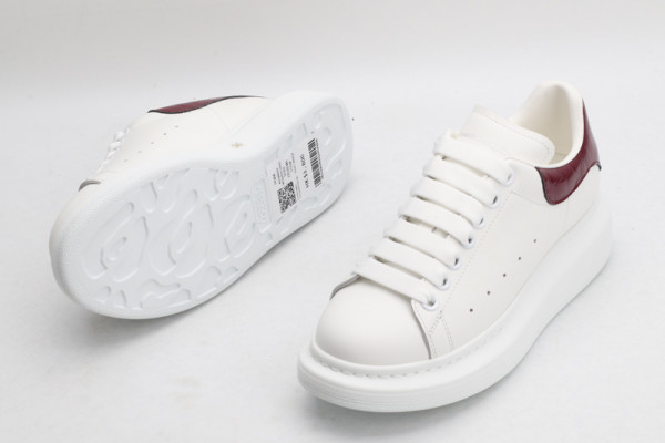 HOT SALE ALEXANDER MCQUEEN Oversized Sneaker