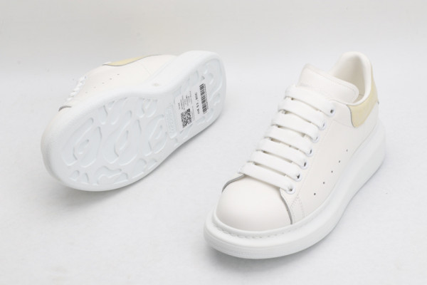 HOT SALE ALEXANDER MCQUEEN Oversized Sneaker