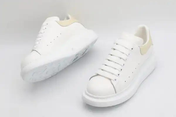 Yupoo bagsoffer ALEXANDER MCQUEEN Oversized Sneaker