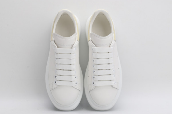 HOT SALE ALEXANDER MCQUEEN Oversized Sneaker