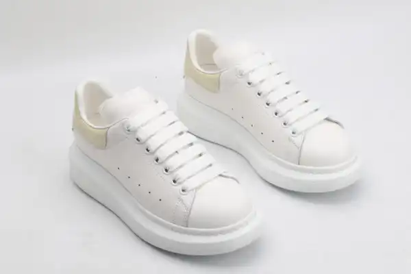 Yupoo bagsoffer ALEXANDER MCQUEEN Oversized Sneaker