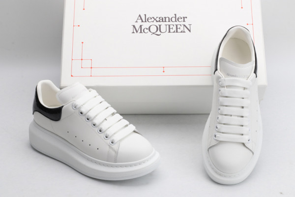 HOT SALE ALEXANDER MCQUEEN Oversized Sneaker