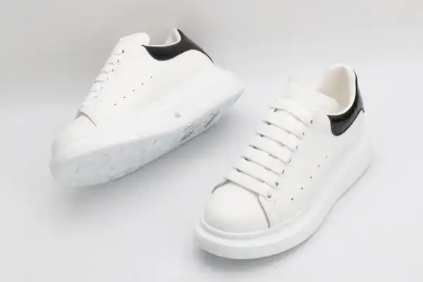 First Bag Ru ALEXANDER MCQUEEN Oversized Sneaker