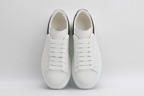 HOT SALE ALEXANDER MCQUEEN Oversized Sneaker