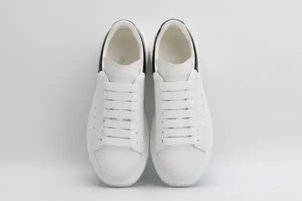 First bag ru ALEXANDER MCQUEEN Oversized Sneaker