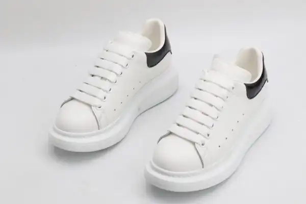 First bag ru ALEXANDER MCQUEEN Oversized Sneaker