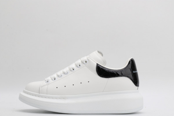 HOT SALE ALEXANDER MCQUEEN Oversized Sneaker