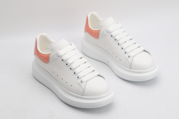 HOT SALE ALEXANDER MCQUEEN Oversized Sneaker