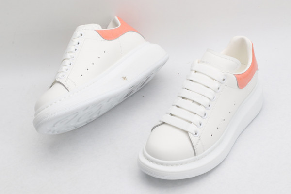 HOT SALE ALEXANDER MCQUEEN Oversized Sneaker