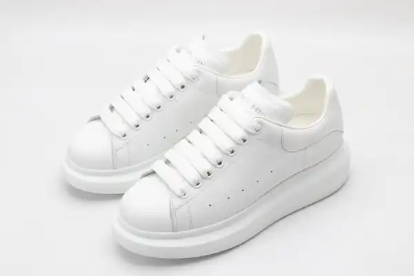 Yupoo bagsoffer ALEXANDER MCQUEEN Oversized Sneaker