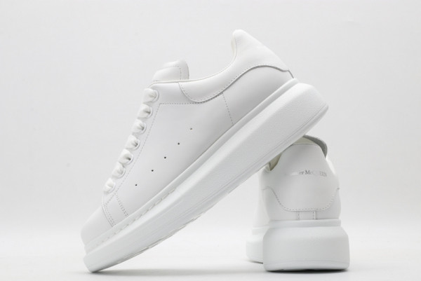 HOT SALE ALEXANDER MCQUEEN Oversized Sneaker