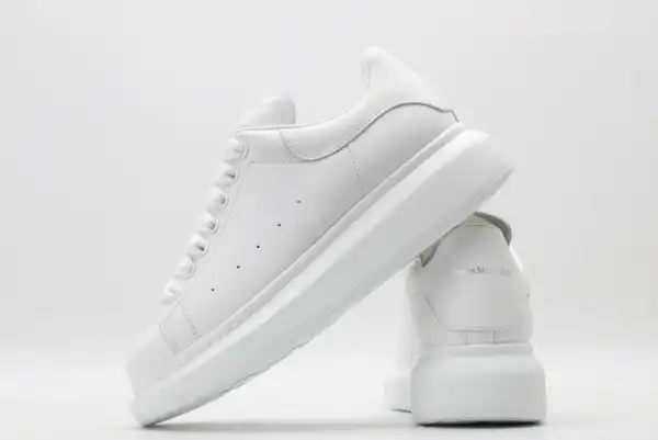 Yupoo bagsoffer ALEXANDER MCQUEEN Oversized Sneaker