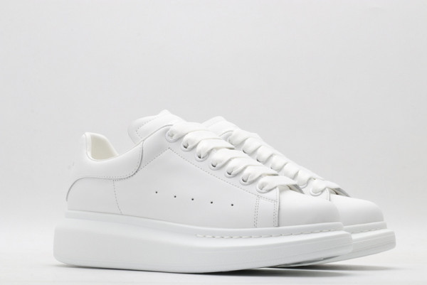 HOT SALE ALEXANDER MCQUEEN Oversized Sneaker