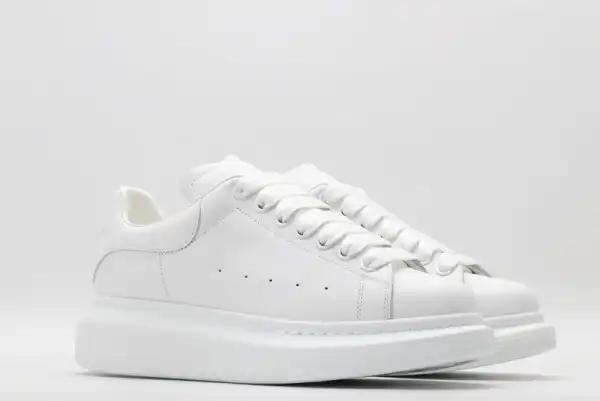 Yupoo bagsoffer ALEXANDER MCQUEEN Oversized Sneaker