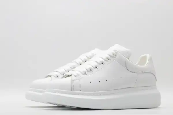 Yupoo bagsoffer ALEXANDER MCQUEEN Oversized Sneaker