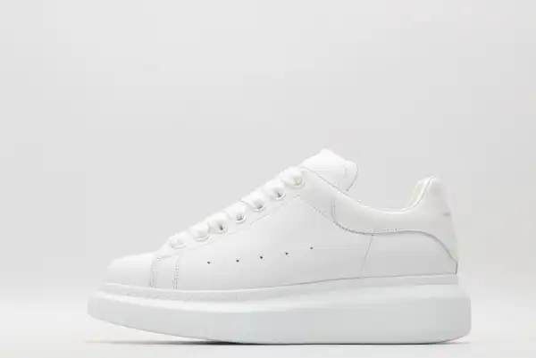 Yupoo bagsoffer ALEXANDER MCQUEEN Oversized Sneaker