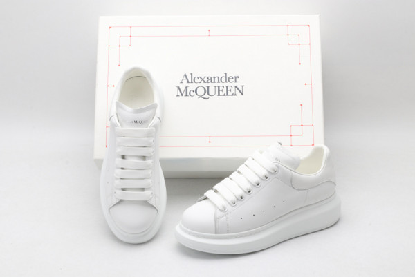 HOT SALE ALEXANDER MCQUEEN Oversized Sneaker