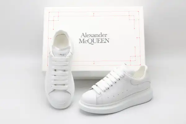 ALEXANDER MCQUEEN Oversized Sneaker