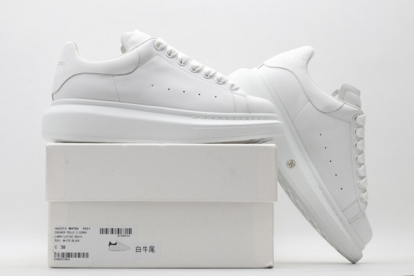 HOT SALE ALEXANDER MCQUEEN Oversized Sneaker