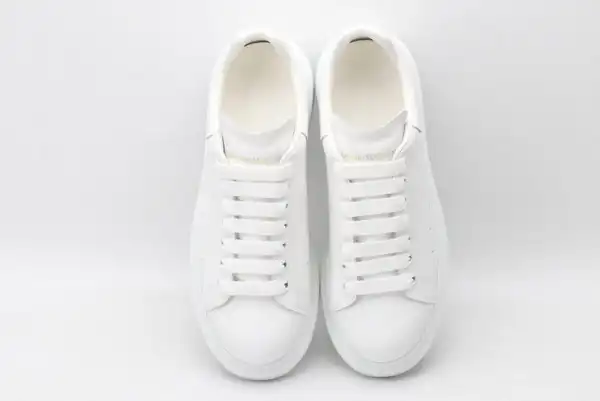 First bag ru ALEXANDER MCQUEEN Oversized Sneaker