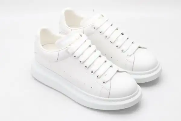 First bag ru ALEXANDER MCQUEEN Oversized Sneaker