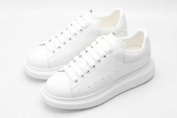 HOT SALE ALEXANDER MCQUEEN Oversized Sneaker