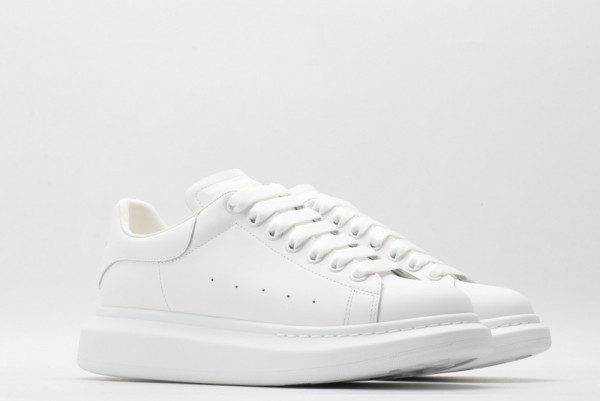 HOT SALE ALEXANDER MCQUEEN Oversized Sneaker