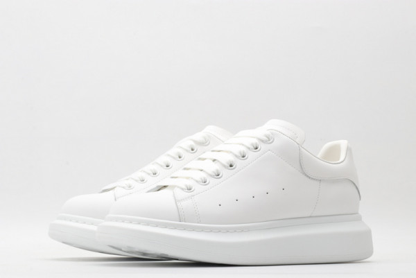 HOT SALE ALEXANDER MCQUEEN Oversized Sneaker