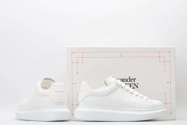 HOT SALE ALEXANDER MCQUEEN Oversized Sneaker