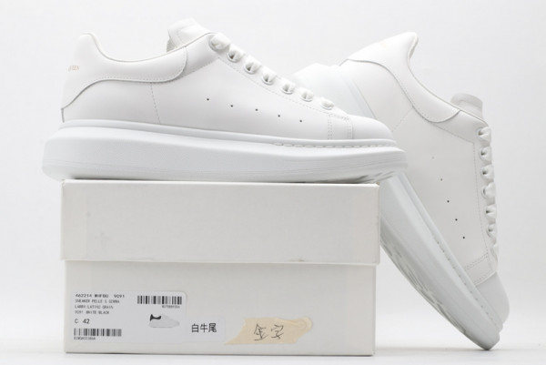 HOT SALE ALEXANDER MCQUEEN Oversized Sneaker