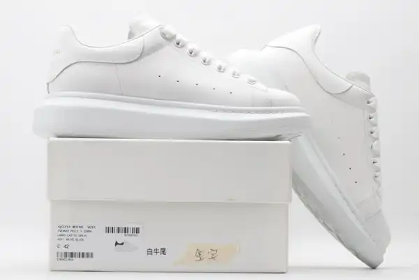 Yupoo bagsoffer ALEXANDER MCQUEEN Oversized Sneaker